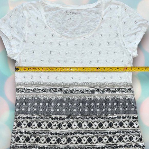Lucky Brand Women’s Short Sleeve Pattern Tee Shirt Top Size M - Picture 2 of 4